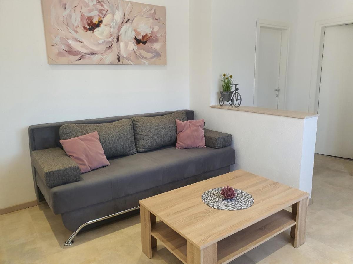Apartment Rados Dugopolje Buitenkant foto