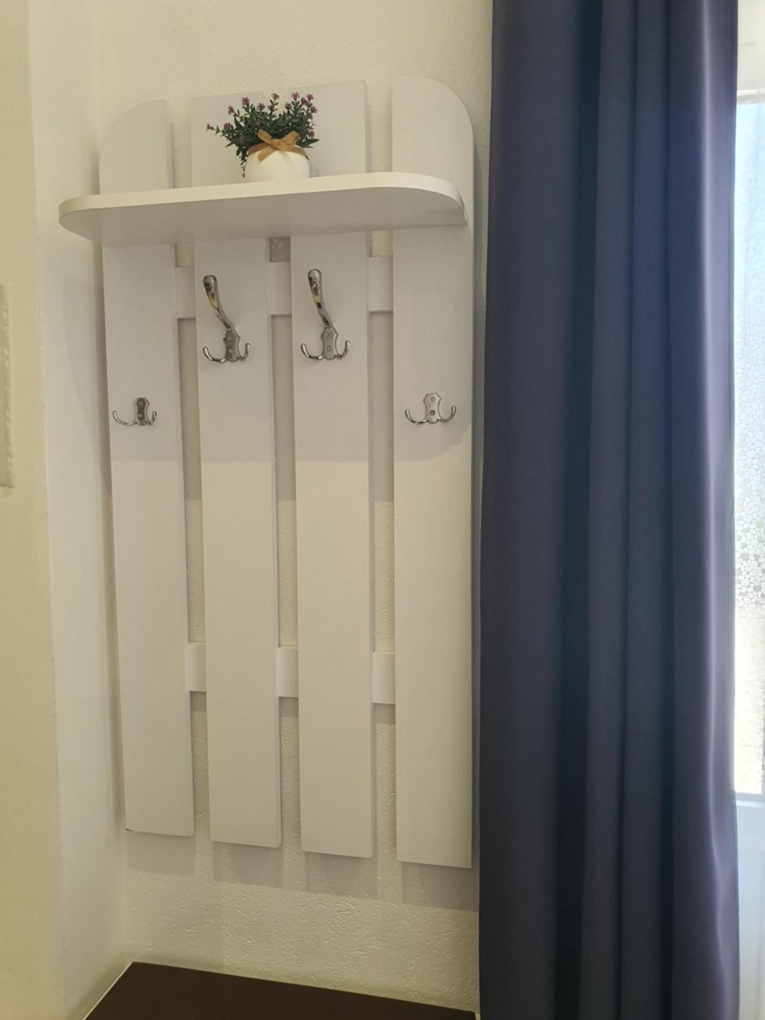 Apartment Rados Dugopolje Buitenkant foto