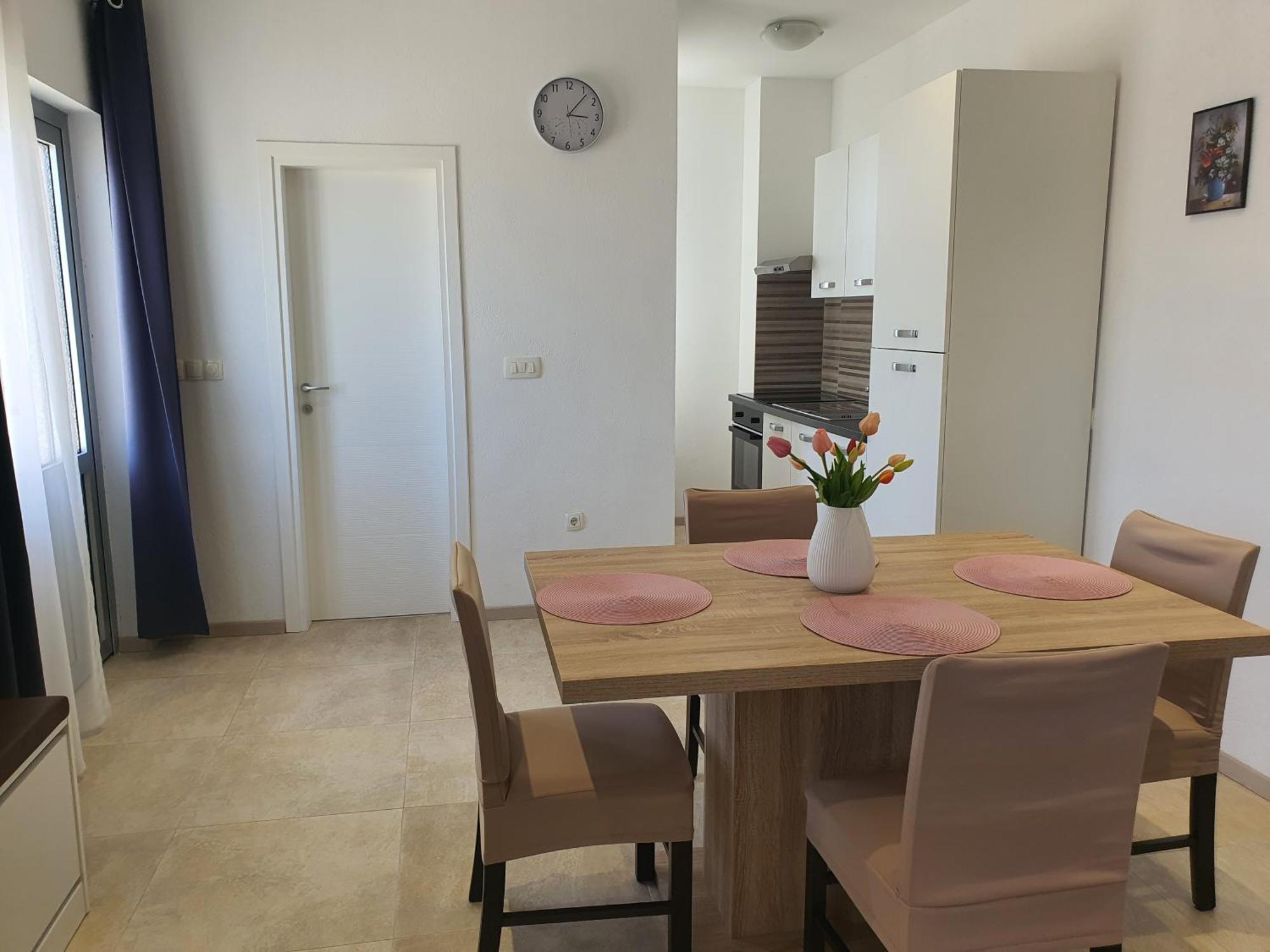 Apartment Rados Dugopolje Buitenkant foto