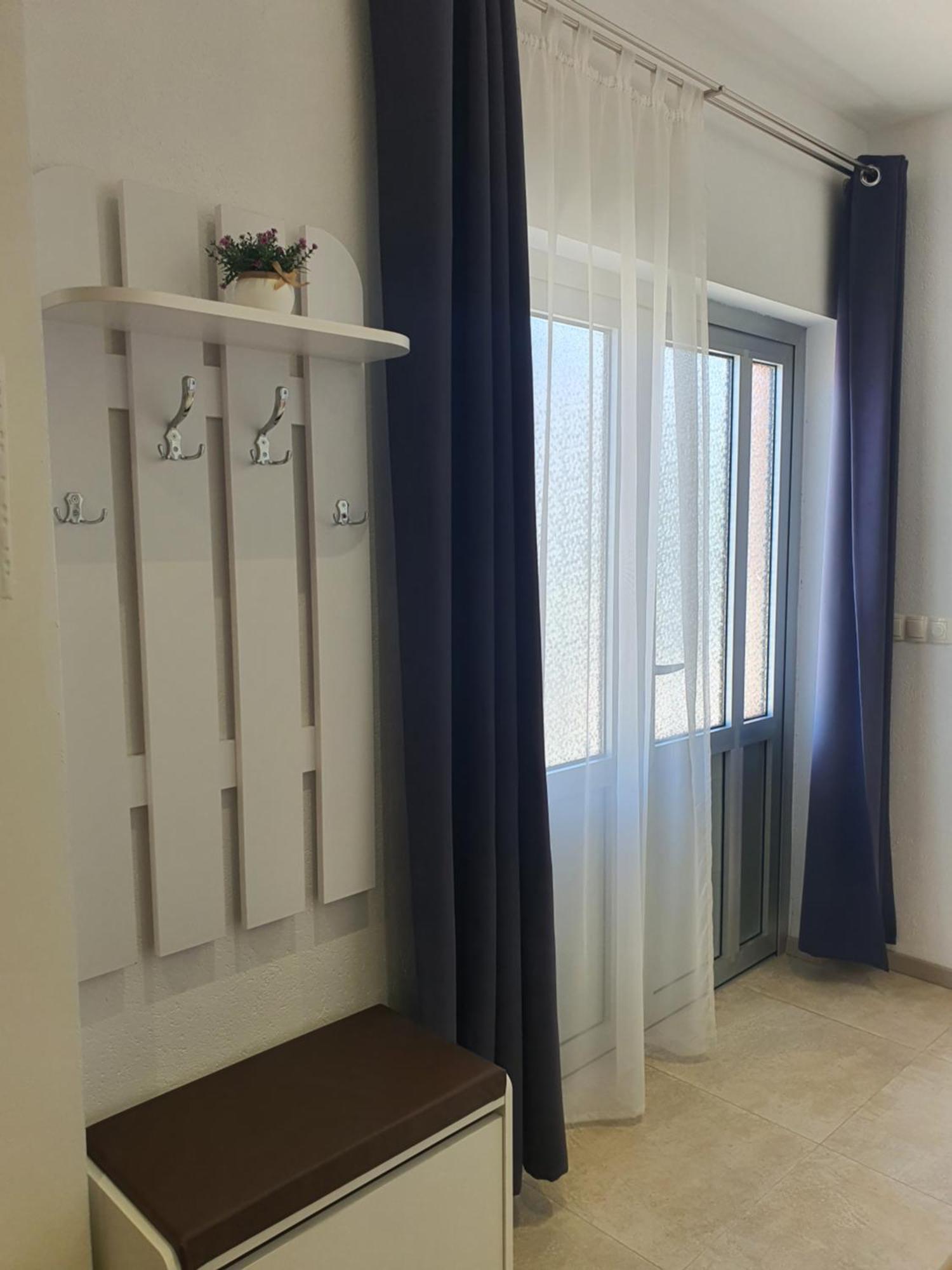 Apartment Rados Dugopolje Buitenkant foto